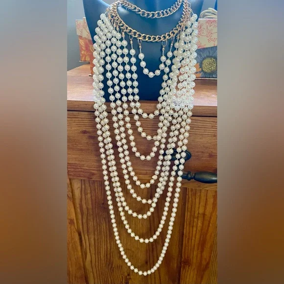 White Faux Pearl w/Gold Tone Statement Bib or Draped Multi-Strand necklace. - Picture 2 of 9